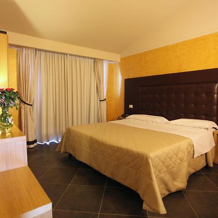 Hotel Briganti Qualiano Kamer foto