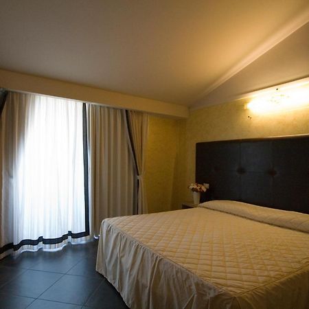 Hotel Briganti Qualiano Kamer foto